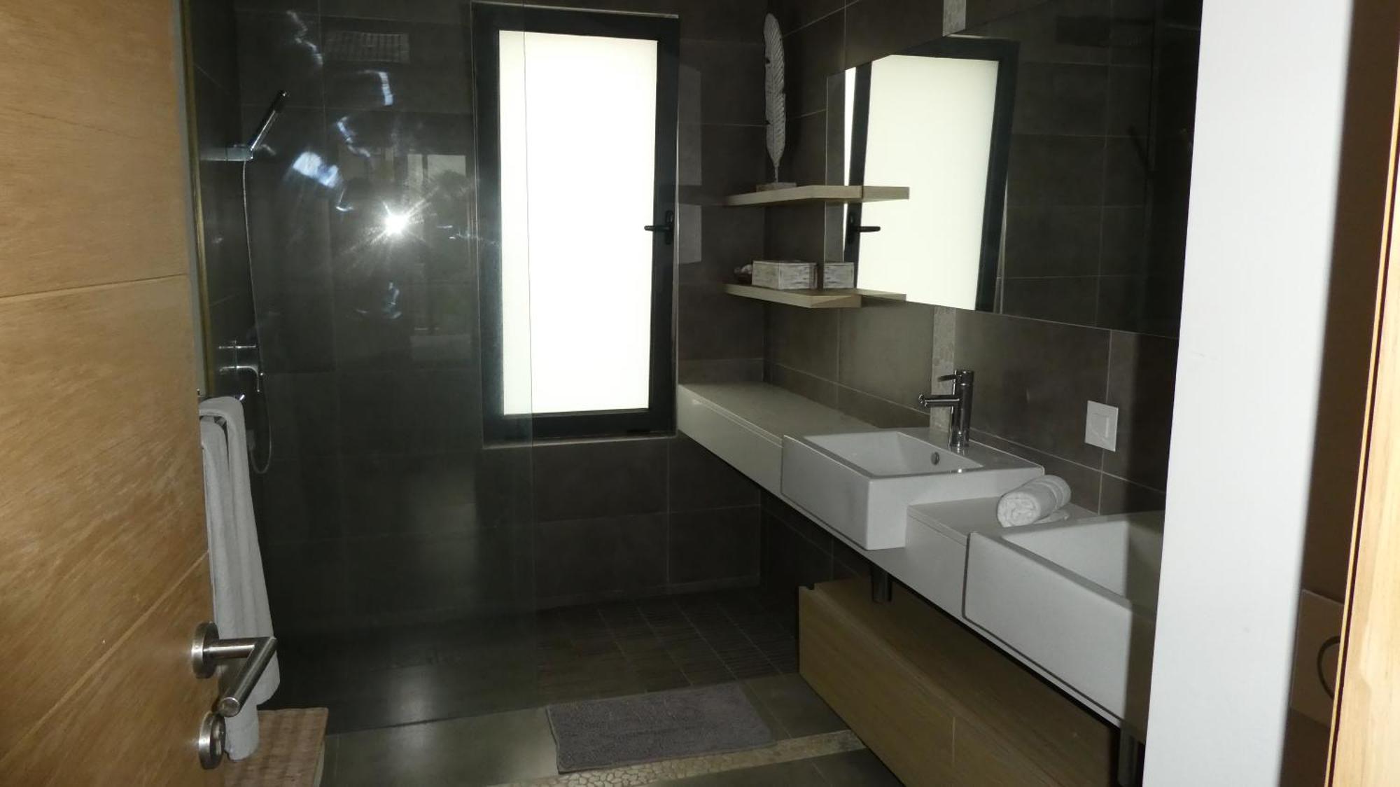 Appartement Le Dauphin Du Lagon Bleu - Plages De Mont Choisy Et De Trou Aux Biches Гранд-Бэй Экстерьер фото