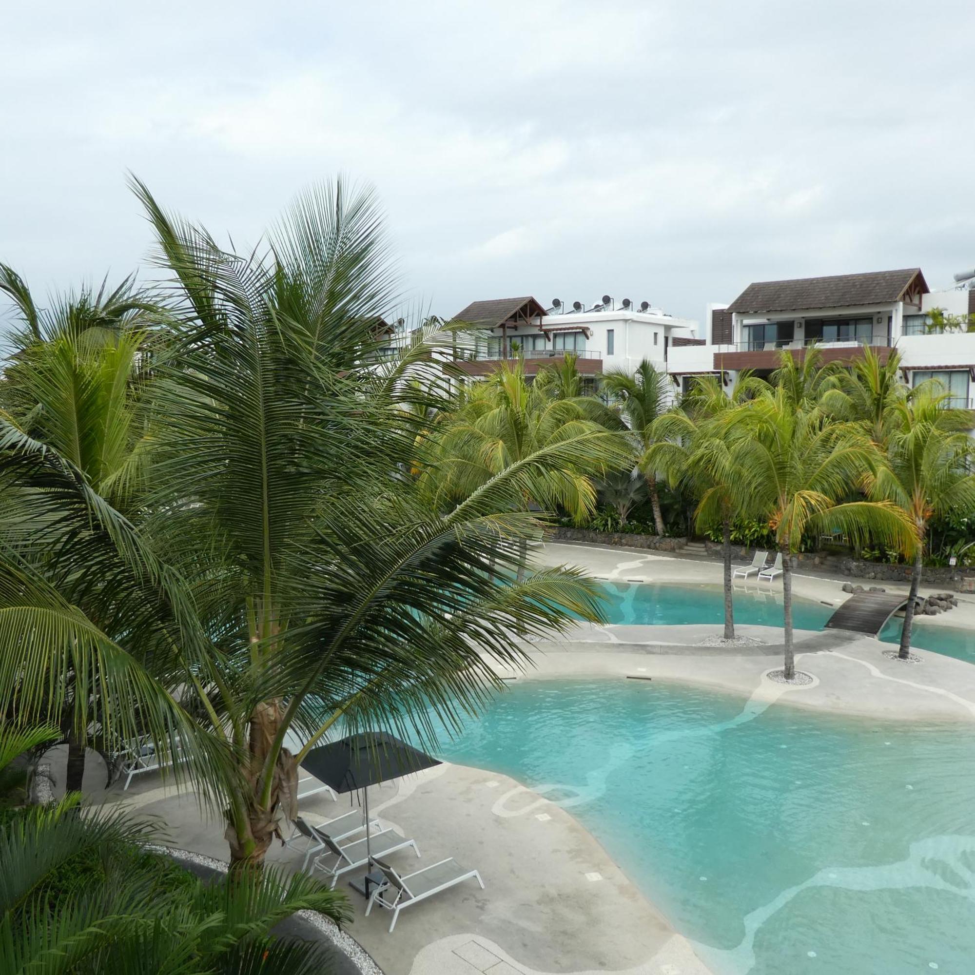 Appartement Le Dauphin Du Lagon Bleu - Plages De Mont Choisy Et De Trou Aux Biches Гранд-Бэй Экстерьер фото